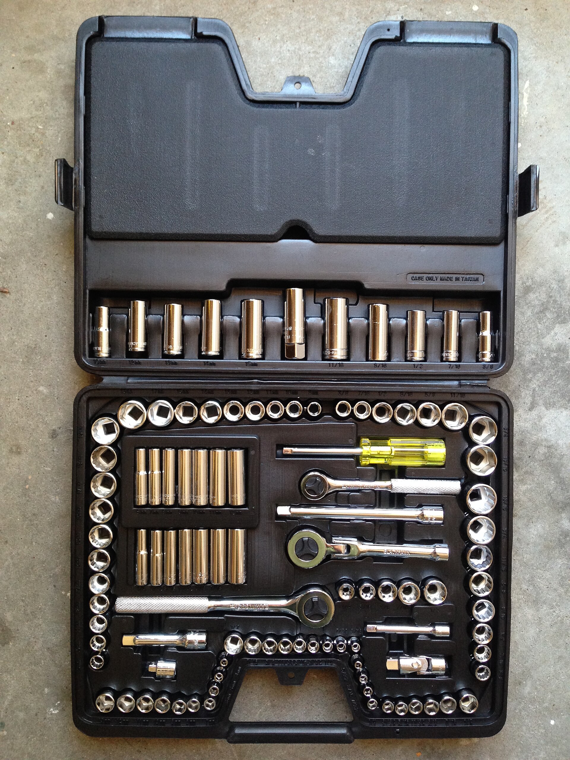 Mobile mechanic tools and equipment used on site